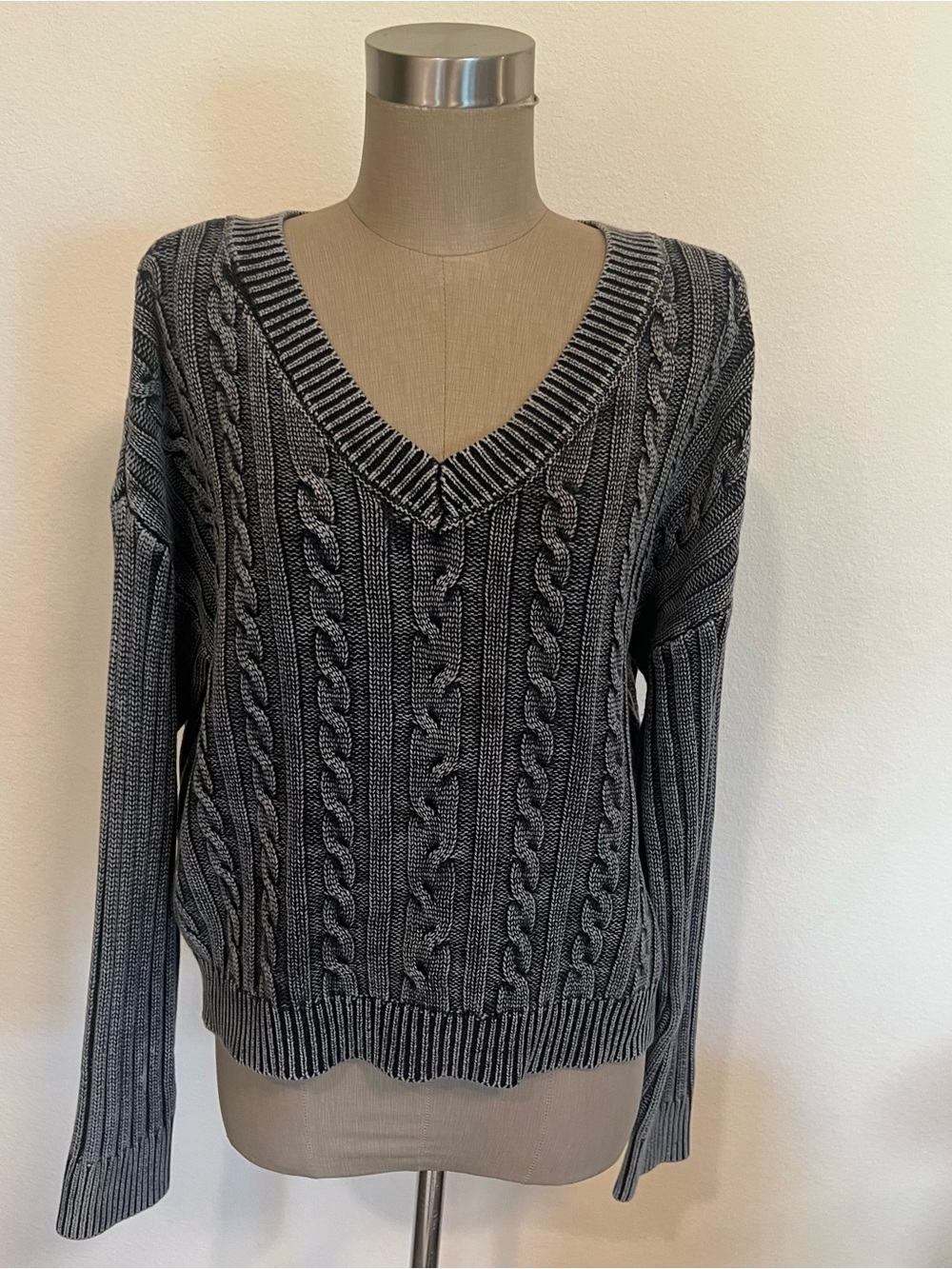 RSQ Two-Tone Cable Knit V-Neck Sweater - Charcoal & Light Gray
